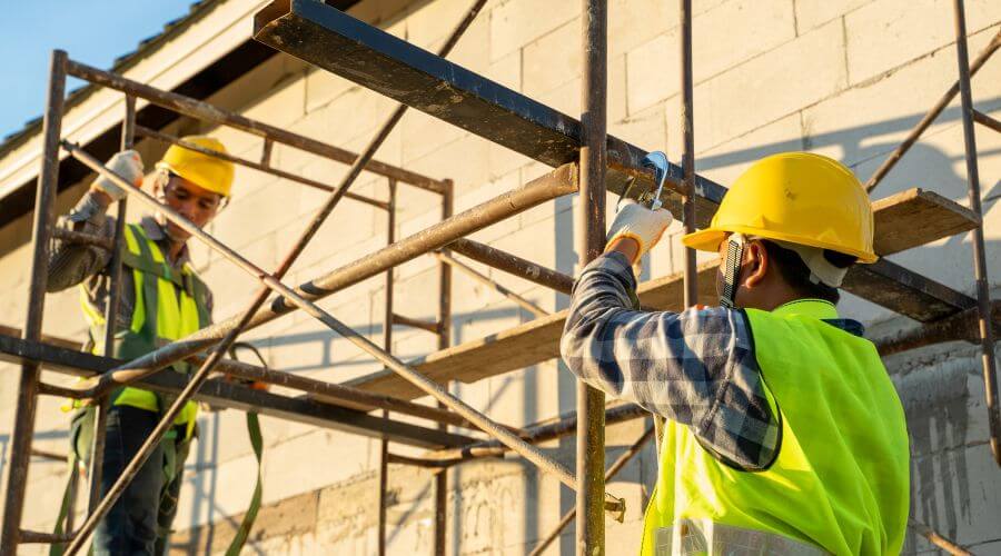 Professional gutter cleaning in Lauderdale, MS